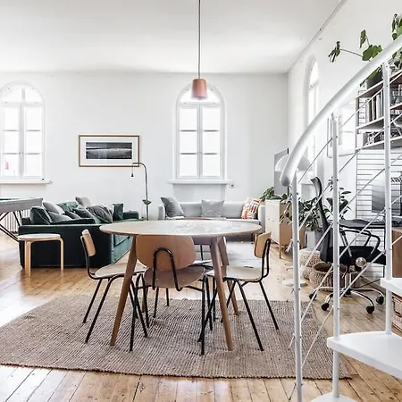 Tower Penthouse 1 Bedroom And Loft With 360-degree Views Lägenhet