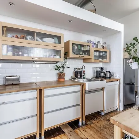 Tower Penthouse 1 Bedroom And Loft With 360-degree Views *