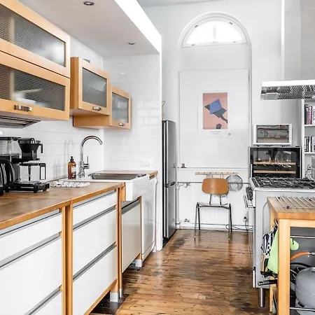 Tower Penthouse 1 Bedroom And Loft With 360-degree Views Lägenhet