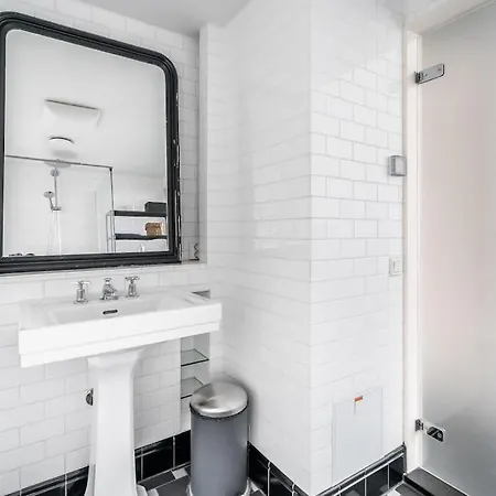 Tower Penthouse 1 Bedroom And Loft With 360-degree Views Apartmán *