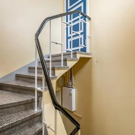 Tower Penthouse 1 Bedroom And Loft With 360-degree Views Apartmán